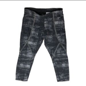 Nike Dri-Fit Reflective Cropped Running Athletic Capri Leggings Black Medium